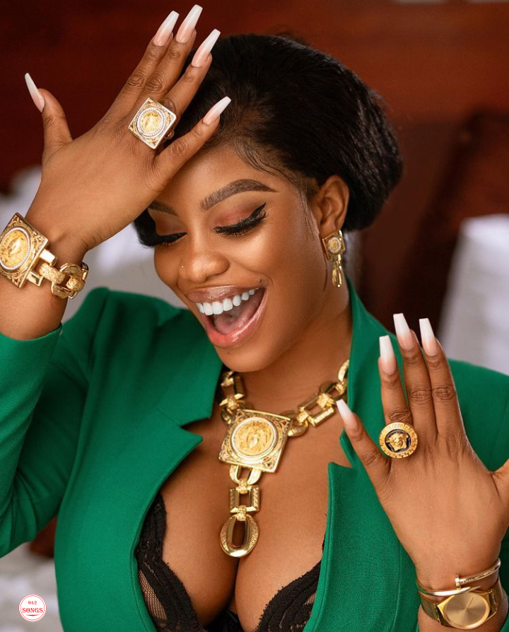 Reactions as Eriata Ese reveals how she got N3M from someone she has never met for being a good girl